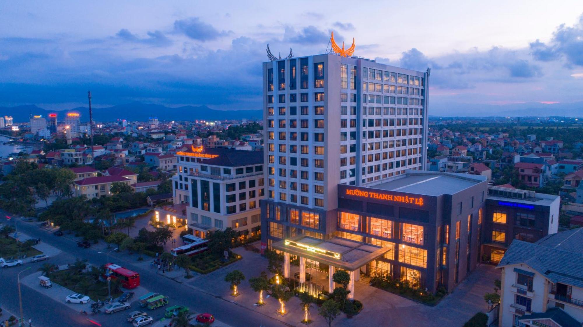 Muong Thanh Luxury Nhat Le Hotel Dong Hoi Exterior photo