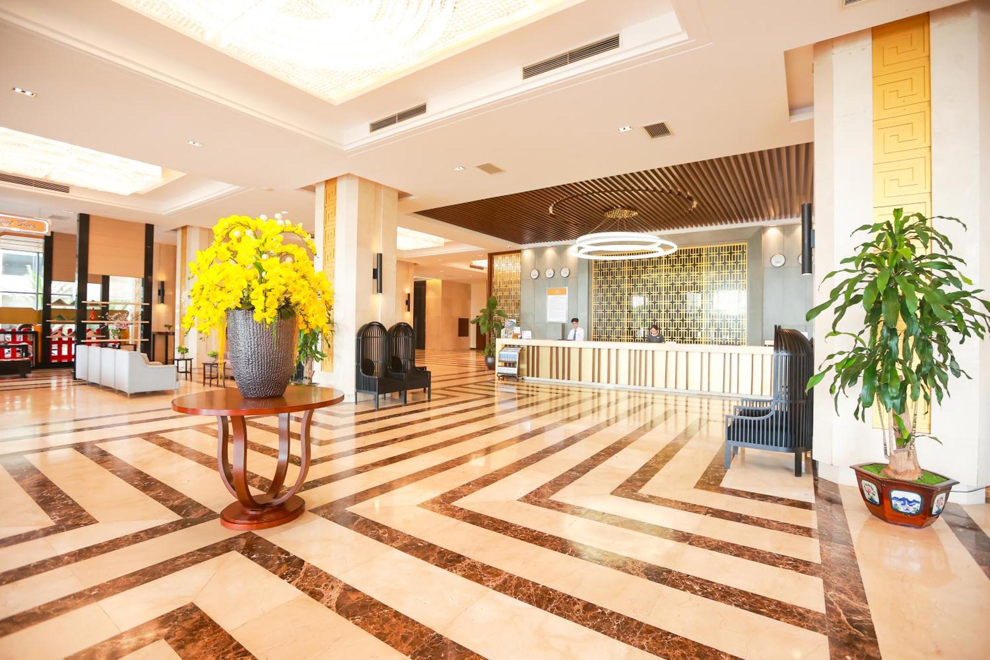 Muong Thanh Luxury Nhat Le Hotel Dong Hoi Exterior photo