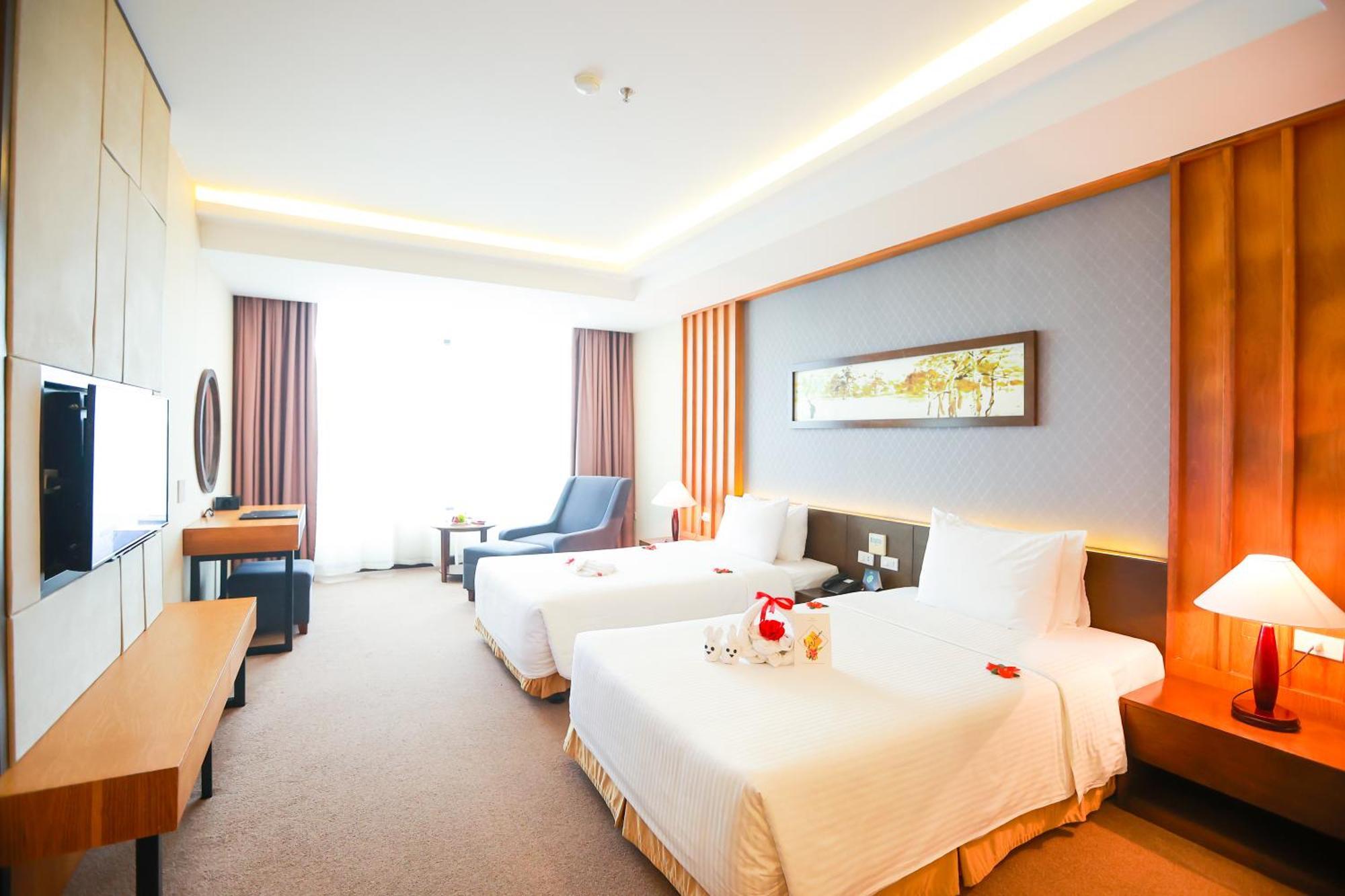 Muong Thanh Luxury Nhat Le Hotel Dong Hoi Exterior photo